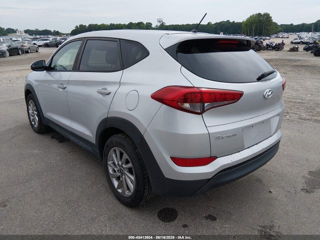 Hyundai TUCSON SE 2018 KM8J23A40JU655752 Image 3