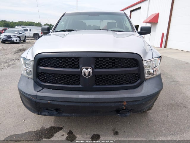1C6RR7KG1JS306749 RAM 1500 Tradesman 4x4 5&#039;7 Box
