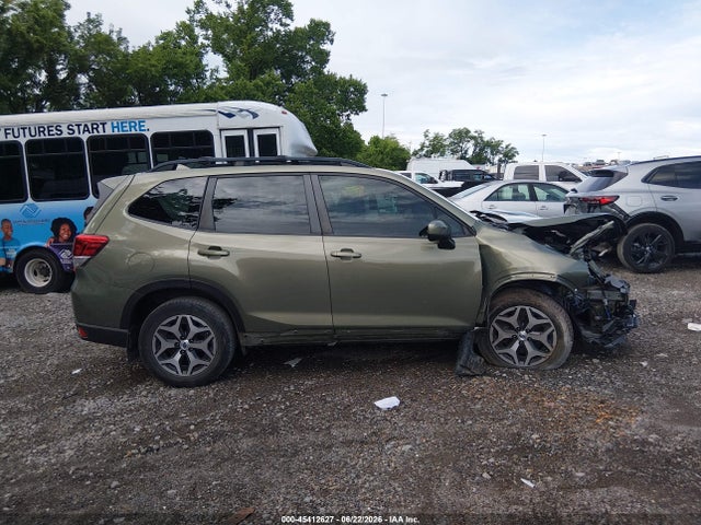 JF2SKAGC2LH472863 Subaru Forester Premium