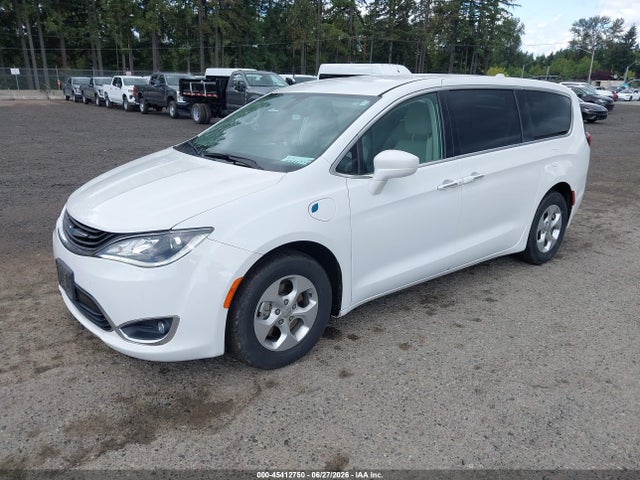 Chrysler Pacifica Hybrid Touring Plus 2017 2C4RC1H78HR838218 Image 2