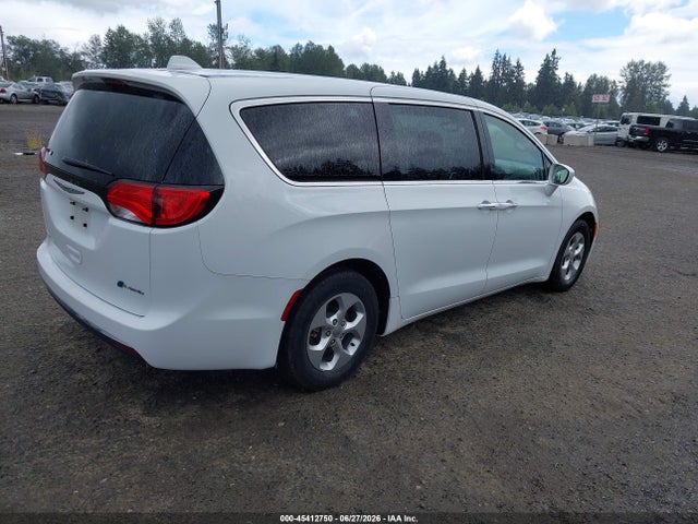 Chrysler Pacifica Hybrid Touring Plus 2017 2C4RC1H78HR838218 Image 4