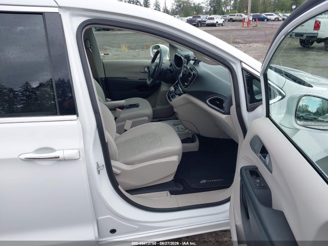 Chrysler Pacifica Hybrid Touring Plus 2017 2C4RC1H78HR838218 Image 5