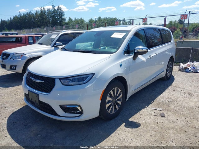Chrysler Pacifica Hybrid Limited 2023 2C4RC1S75PR630501 Image 2
