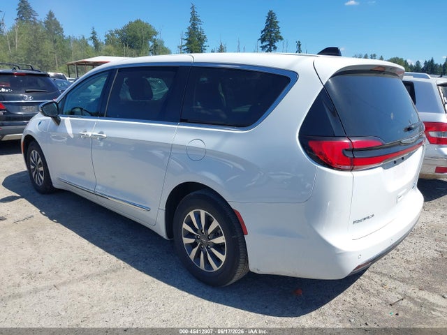 Chrysler Pacifica Hybrid Limited 2023 2C4RC1S75PR630501 Image 3