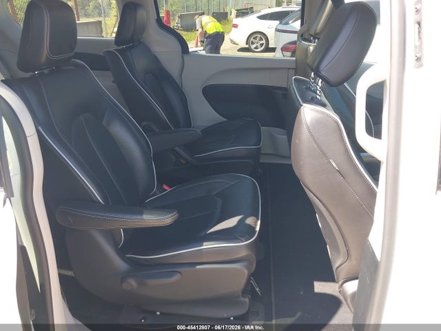 Chrysler Pacifica Hybrid Limited 2023 2C4RC1S75PR630501 Image 8