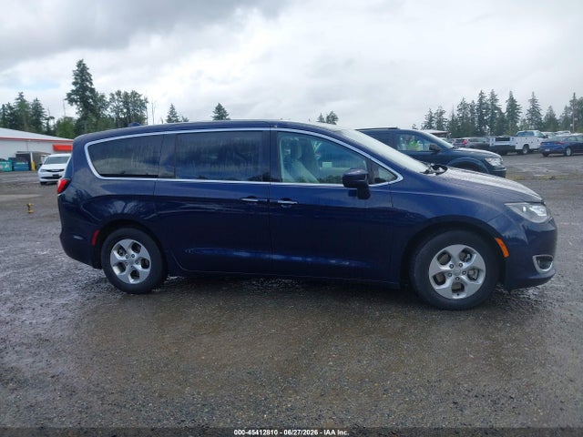 Chrysler Pacifica Hybrid Touring Plus 2017 2C4RC1H76HR836192 Image 13