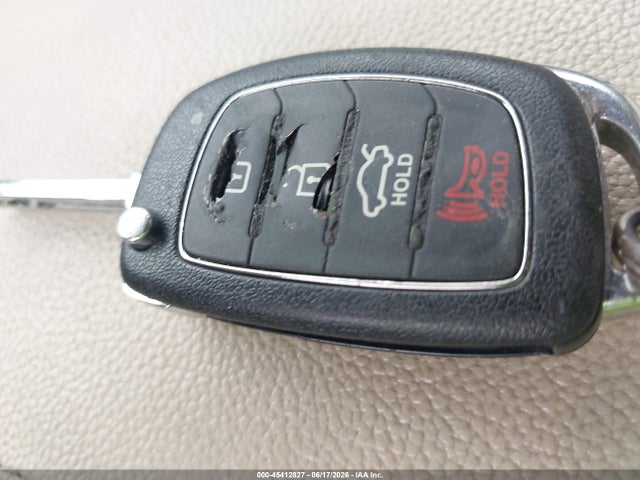 45412827 :رقم المزاد ، 5NPE24AF4HH583617 vin ، 2017 Hyundai Sonata Se مزاد بيع