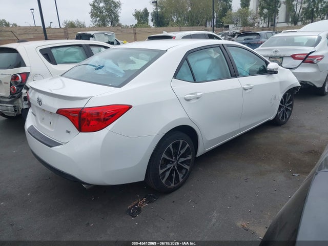 Toyota COROLLA SE 2017 5YFBURHE7HP621190 Image 4