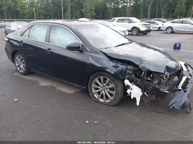 45412881 :رقم المزاد ، 4T1BF1FK4HU794510 vin ، 2017 Toyota Camry Xle مزاد بيع