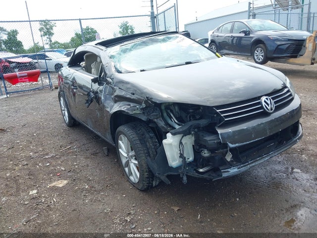 2016 Volkswagen Eos Komfort მანქანა იყიდება აუქციონზე, vin: WVWBW8AHXGV000482, აუქციონის ნომერი: 45412907