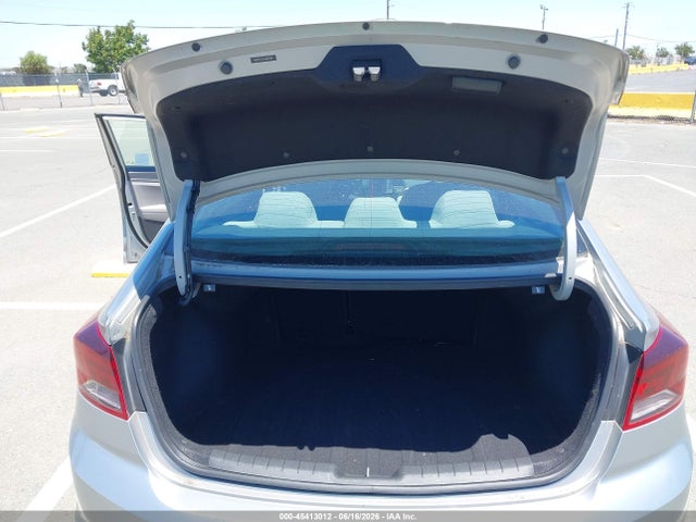 5NPD74LFXLH607048 Hyundai ELANTRA SE
