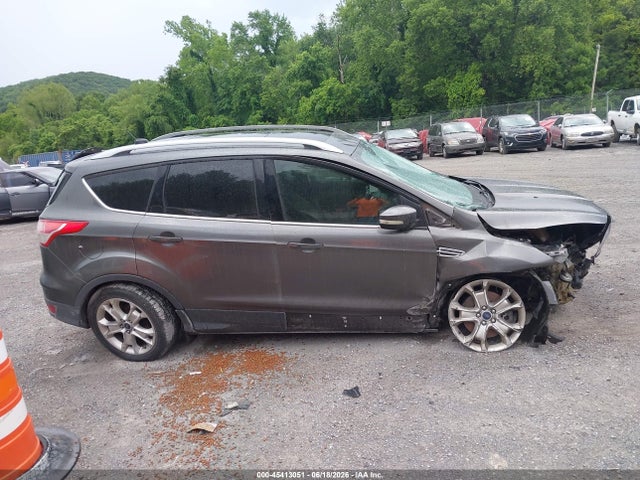 45413051 :رقم المزاد ، 1FMCU9J95FUC82457 vin ، 2015 Ford Escape Titanium مزاد بيع