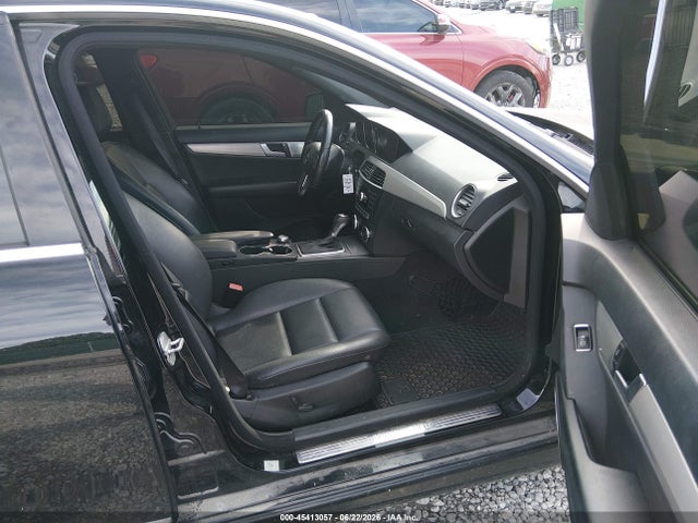 Продаж на аукціоні авто 2013 Mercedes-benz C 300 Sport 4matic, vin: WDDGF8AB1DG105693, номер лоту: 45413057