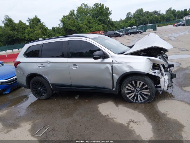 2020 Mitsubishi Outlander Le 2.4 მანქანა იყიდება აუქციონზე, vin: JA4AD3A3XLZ042589, აუქციონის ნომერი: 45413223