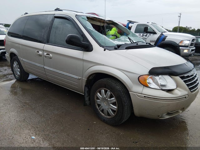 Auction sale of the 2005 Chrysler Town & Country Limited, vin: 2C8GP64L85R123638, lot number: 45413281