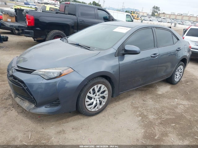 5YFBURHE7JP808080 Toyota COROLLA LE