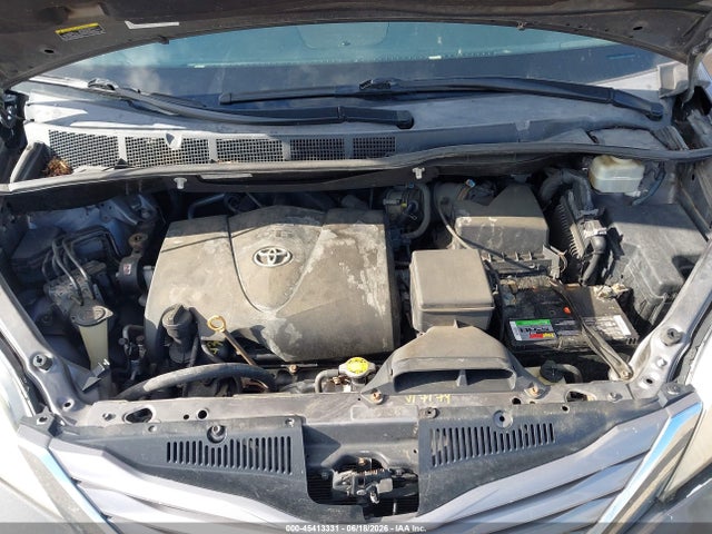 Toyota Sienna Xle 7 Passenger 2017 5TDDZ3DC4HS153129 Image 10