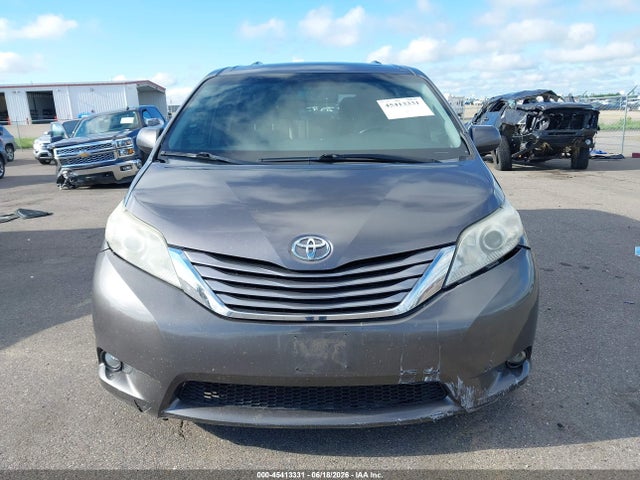 Toyota Sienna Xle 7 Passenger 2017 5TDDZ3DC4HS153129 Image 12