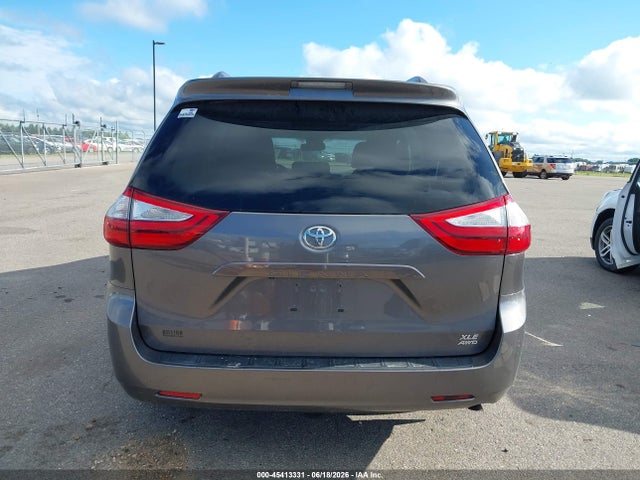 Toyota Sienna Xle 7 Passenger 2017 5TDDZ3DC4HS153129 Image 16