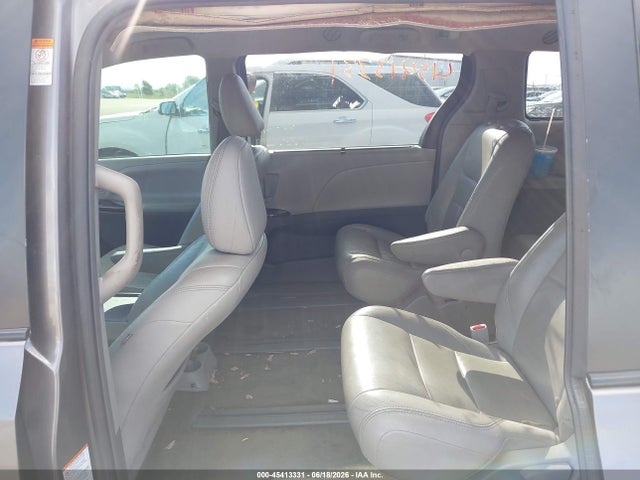 Toyota Sienna Xle 7 Passenger 2017 5TDDZ3DC4HS153129 Image 8
