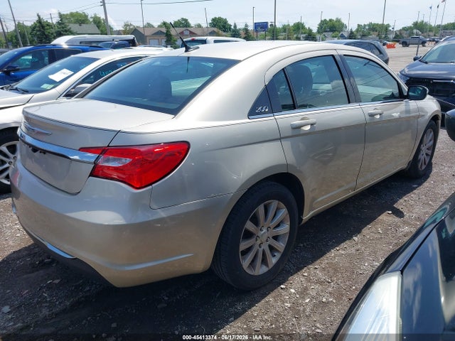 2014 Chrysler 200 Touring მანქანა იყიდება აუქციონზე, vin: 1C3CCBBG9EN114152, აუქციონის ნომერი: 45413374