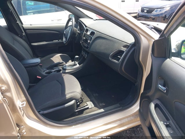 45413374 :رقم المزاد ، 1C3CCBBG9EN114152 vin ، 2014 Chrysler 200 Touring مزاد بيع