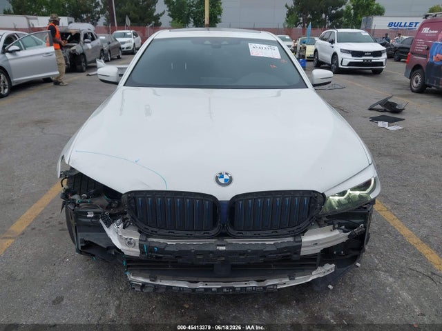 WBAJA9C55KB399781 BMW 530e Iperformance