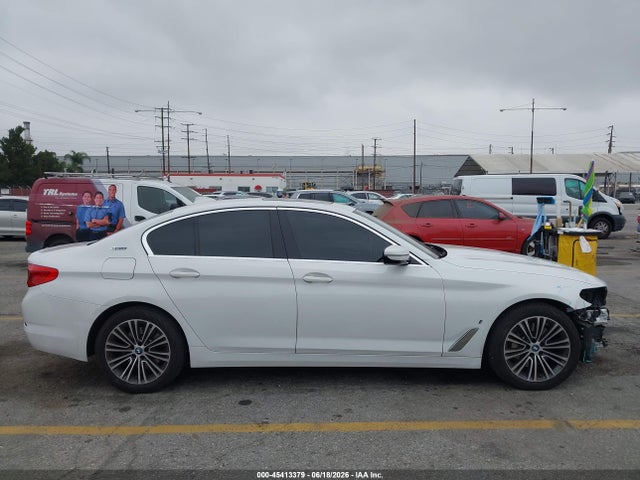 WBAJA9C55KB399781 BMW 530e Iperformance
