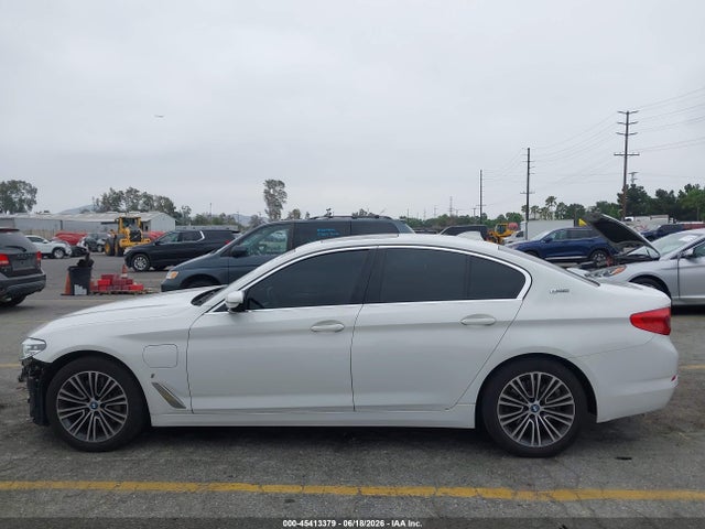 WBAJA9C55KB399781 BMW 530e Iperformance
