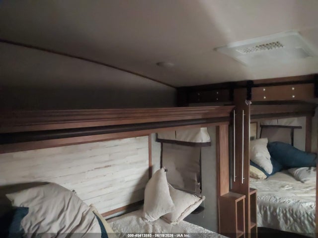 Forest River Other 2018 4X4FSRF2XJR001195 Image 5