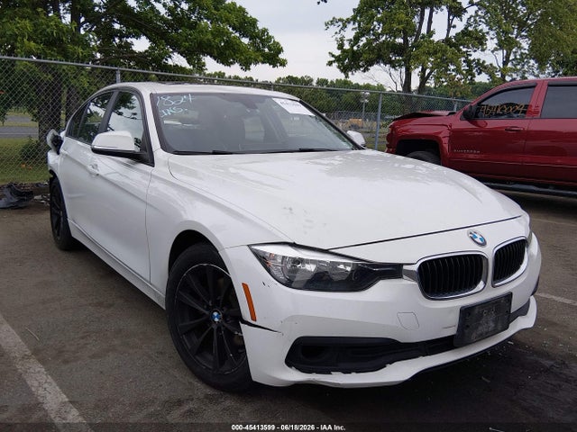2017 Bmw 320i Xdrive მანქანა იყიდება აუქციონზე, vin: WBA8E5G32HNU43747, აუქციონის ნომერი: 45413599