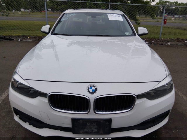 45413599 :رقم المزاد ، WBA8E5G32HNU43747 vin ، 2017 Bmw 320i Xdrive مزاد بيع