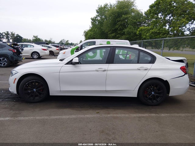 45413599 :رقم المزاد ، WBA8E5G32HNU43747 vin ، 2017 Bmw 320i Xdrive مزاد بيع