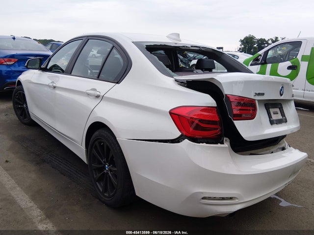 45413599 :رقم المزاد ، WBA8E5G32HNU43747 vin ، 2017 Bmw 320i Xdrive مزاد بيع