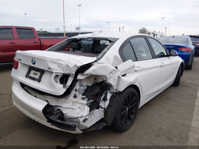 45413599 :رقم المزاد ، WBA8E5G32HNU43747 vin ، 2017 Bmw 320i Xdrive مزاد بيع