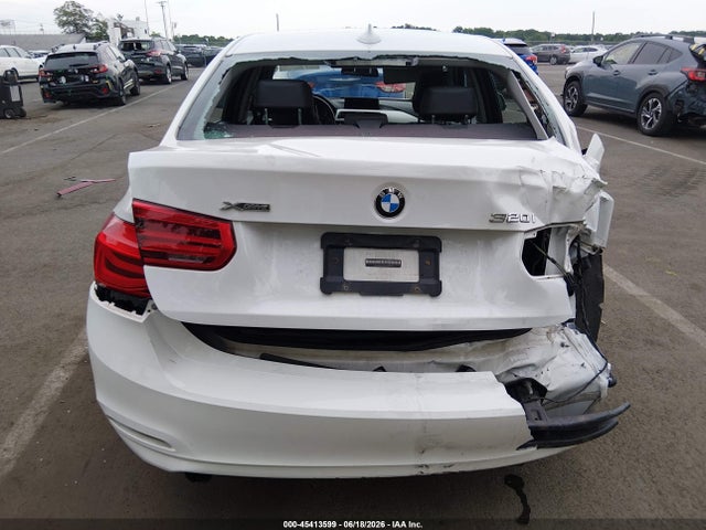 45413599 :رقم المزاد ، WBA8E5G32HNU43747 vin ، 2017 Bmw 320i Xdrive مزاد بيع