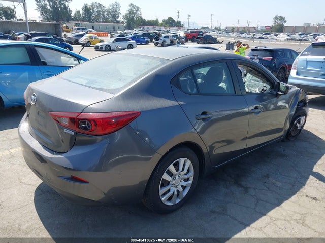 JM1BM1T79G1307585 Mazda Mazda3 I Sport