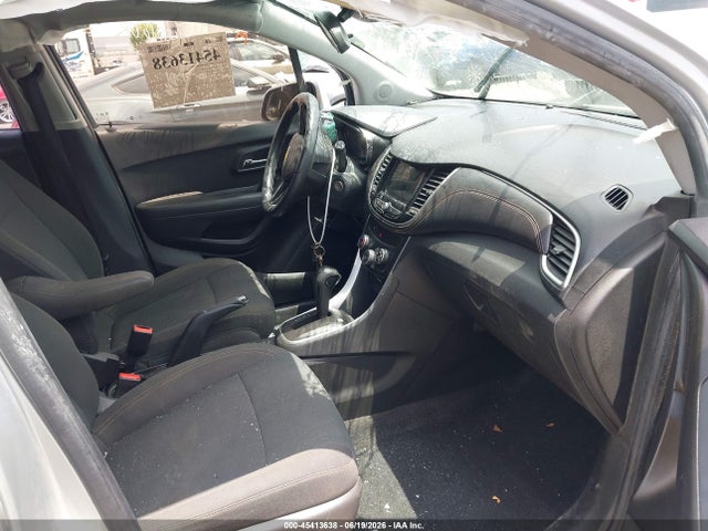 Chevrolet TRAX LS 2018 KL7CJNSB4JB716859 Image 5