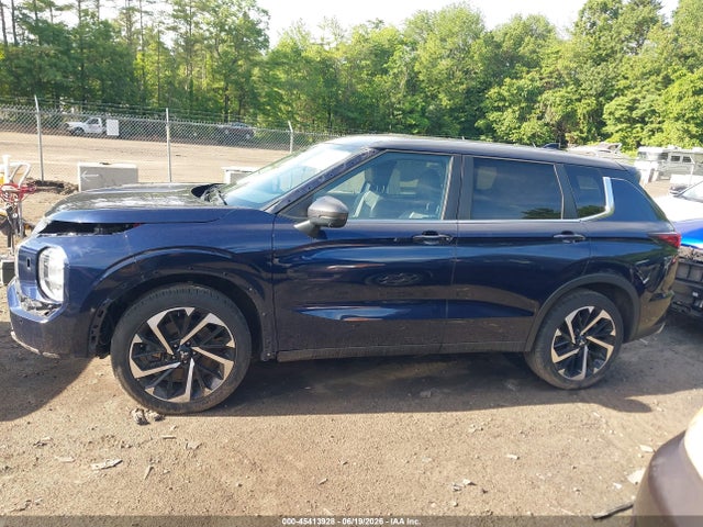 Продажа на аукционе авто 2022 Mitsubishi Outlander Black Edition S-awc/se 2.5 S-awc/se Launch Edition S-awc, vin: JA4J4UA83NZ038131, номер лота: 45413928
