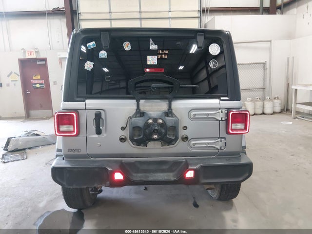 1C4HJXEG8KW555793 Jeep Wrangler Unlimited Sahara 4x4