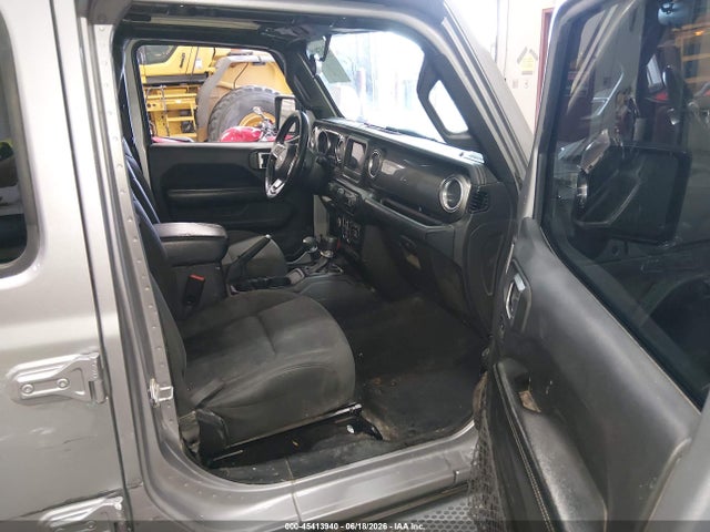 1C4HJXEG8KW555793 Jeep Wrangler Unlimited Sahara 4x4