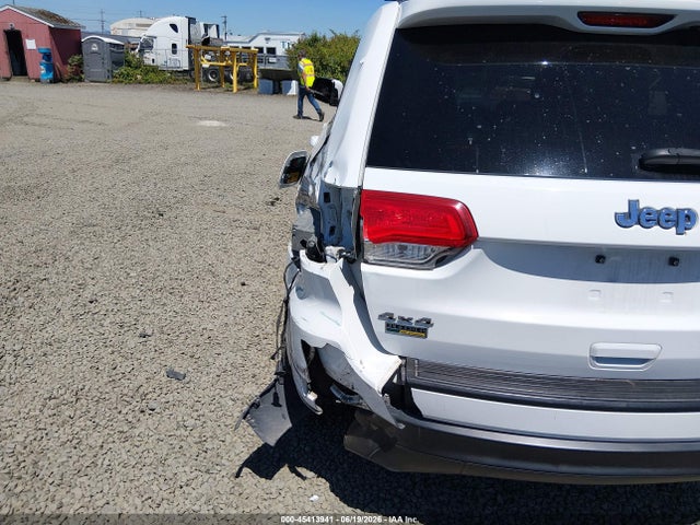 45413941 :رقم المزاد ، 1C4RJFAG8FC858584 vin ، 2015 Jeep Grand Cherokee Laredo مزاد بيع