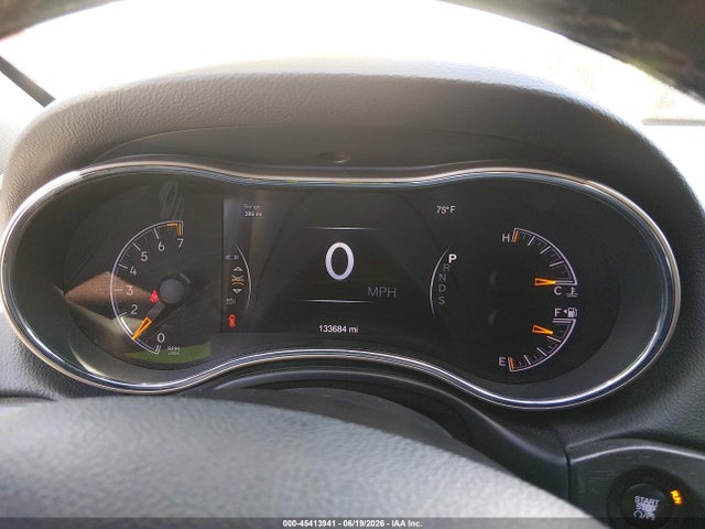 45413941 :رقم المزاد ، 1C4RJFAG8FC858584 vin ، 2015 Jeep Grand Cherokee Laredo مزاد بيع