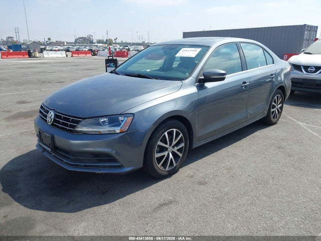 3VWDB7AJ1JM263461 Volkswagen Jetta 1.4t Se/1.4t Wolfsburg Edition
