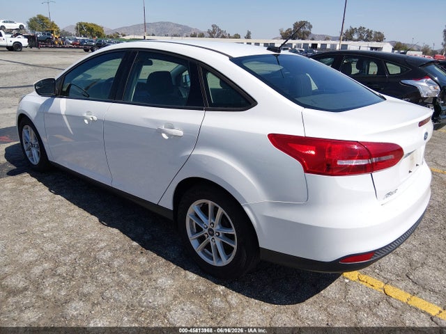 Ford FOCUS SE 2018 1FADP3F21JL328394 Image 3
