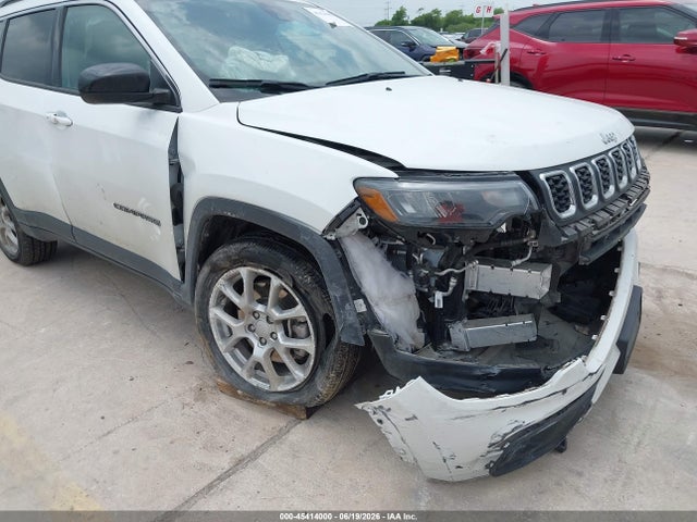 45414000 :رقم المزاد ، 3C4NJDFN1RT167724 vin ، 2024 Jeep Compass Latitude Lux Fwd مزاد بيع