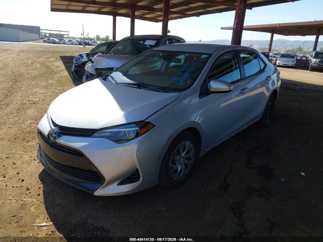 Toyota COROLLA LE 2018 2T1BURHE0JC051006 Image 2