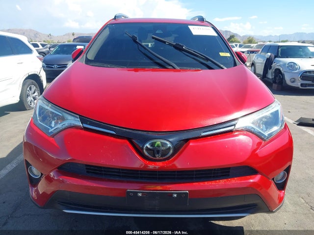 JTMRFREV8HJ113117 Toyota Rav4 Xle