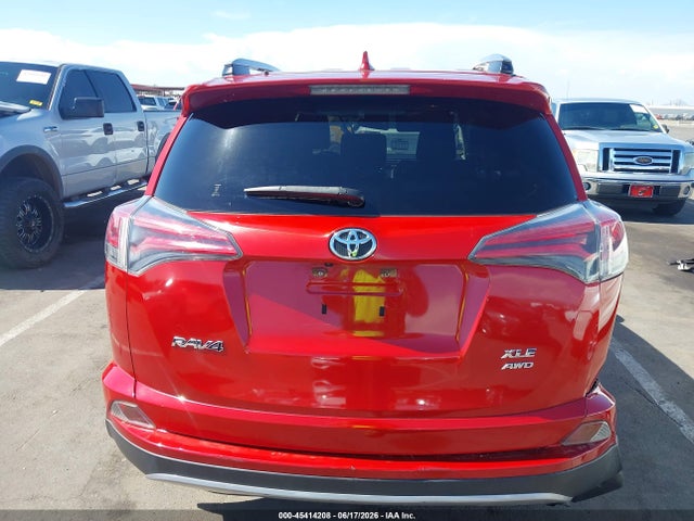 JTMRFREV8HJ113117 Toyota Rav4 Xle