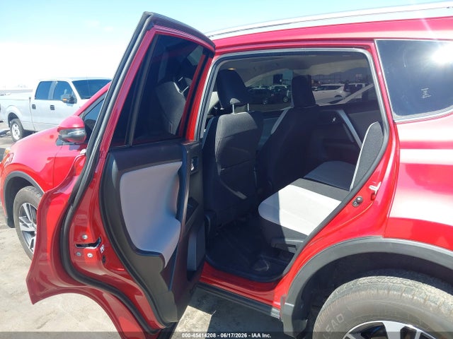JTMRFREV8HJ113117 Toyota Rav4 Xle